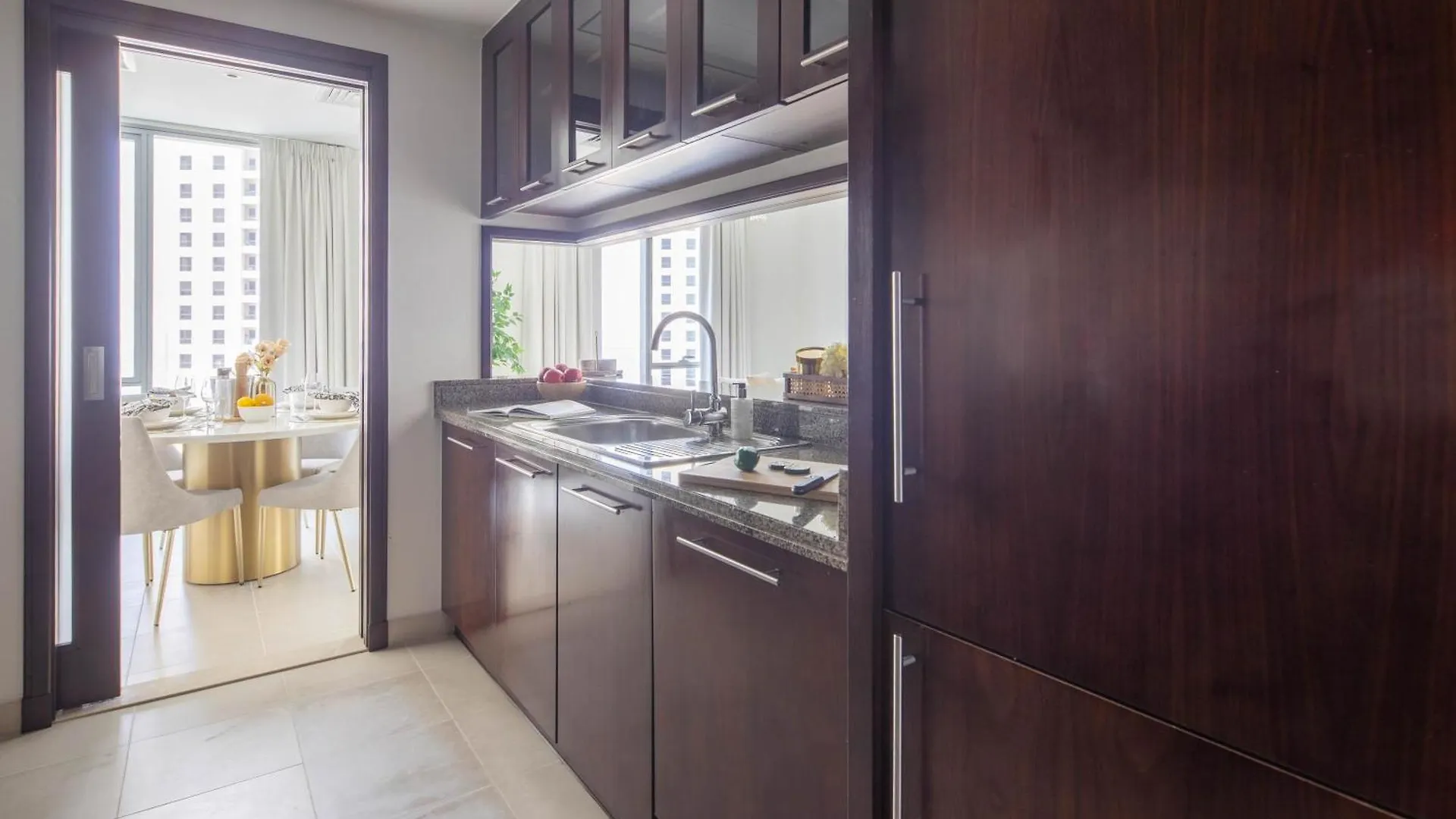 Frank Porter - Beauport Tower Dubai Apartment