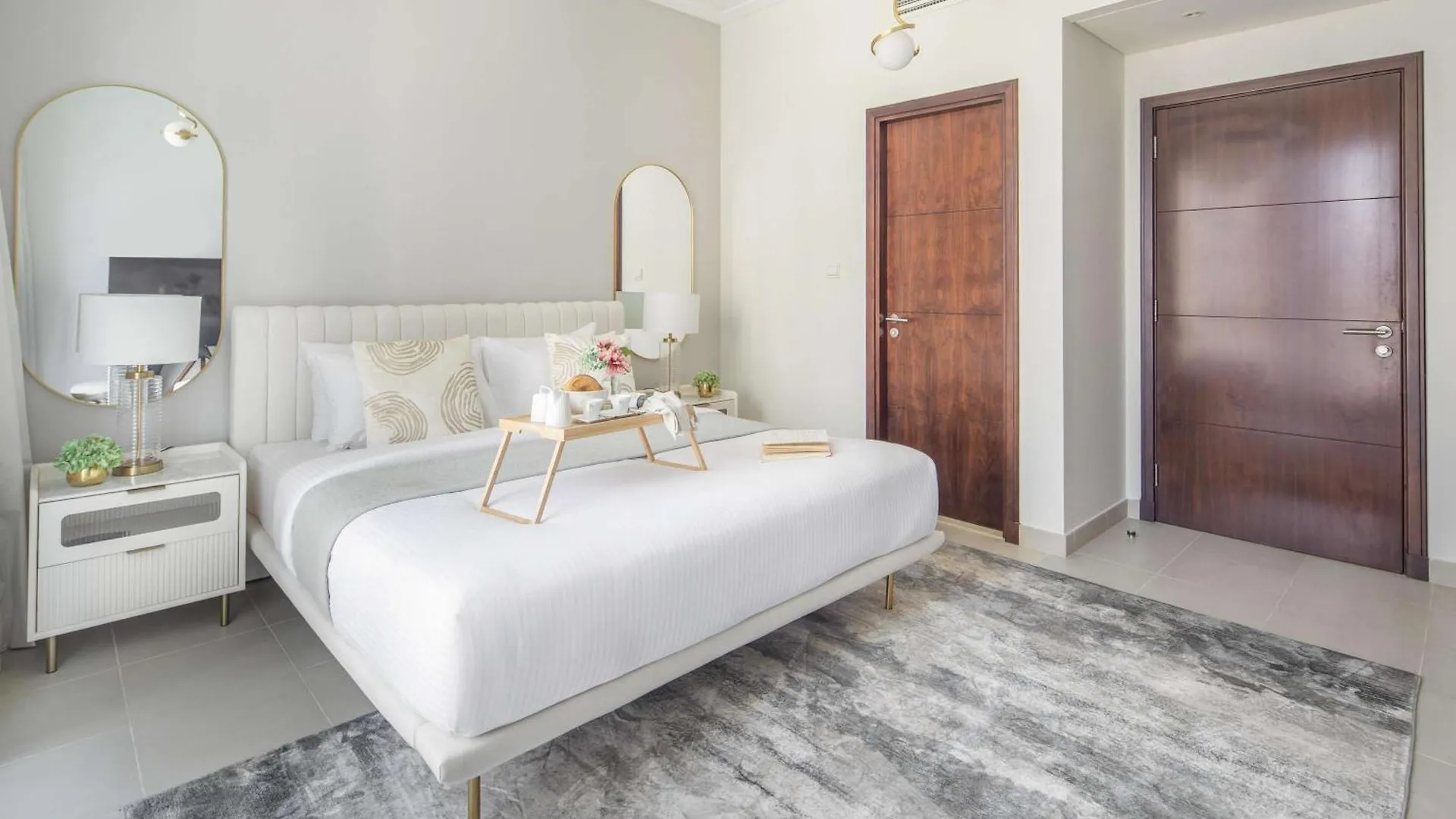 Frank Porter - Beauport Tower Dubai Apartment